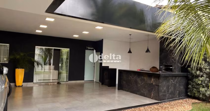 Casa residencial disponível para venda no bairro Granada em Uberlândia-MG