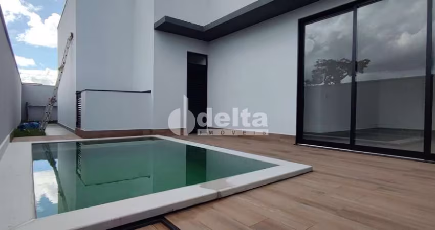 Casa no condomínio Splendido disponível para venda e locação no bairro Laranjeiras em Uberlândia-MG