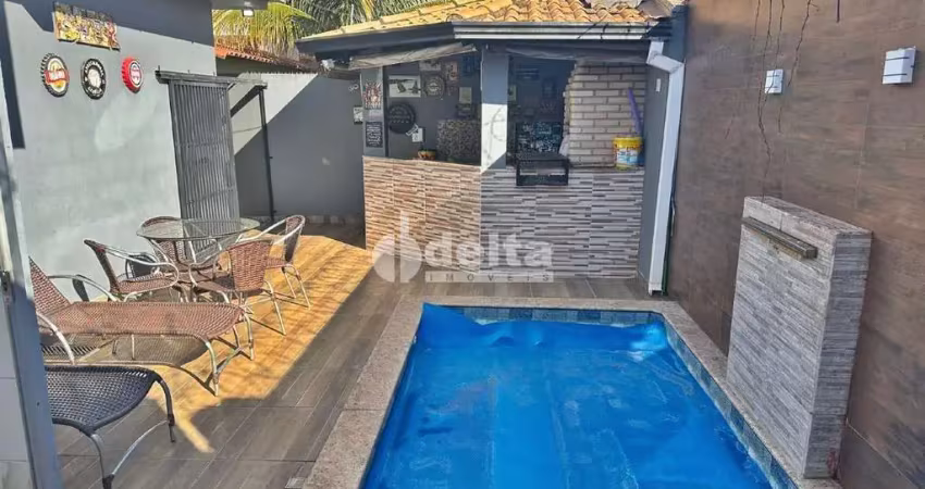 Casa residencial disponível para locação e venda no bairro Jardim Botânico em Uberlândia-MG