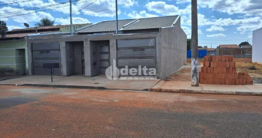 Casa residencial disponível para venda no bairro Jardim Ipanema em Uberlândia-MG