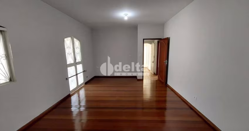 Casa residencial disponível para venda e locação no bairro Fundinho em Uberlândia-MG