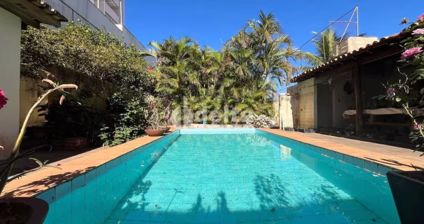 Casa Residencial disponível para venda no bairro Santa Maria em Uberlândia-MG