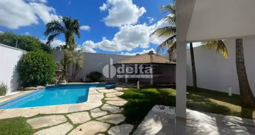 Casa residencial disponível para locação e venda no bairro Morada da Colina em Uberlândia-MG