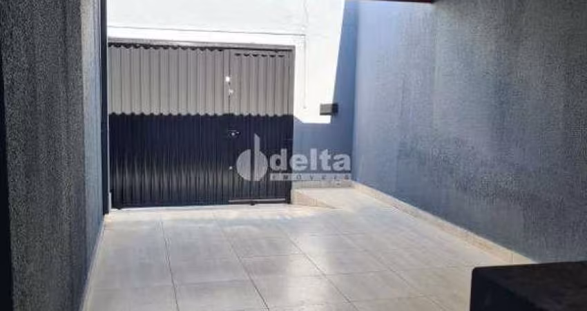 Casa residencial disponível para venda no bairro Nova Uberlândia em Uberlândia-MG
