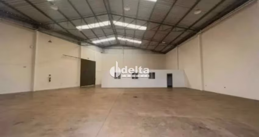 Galpão disponível para locação e venda no bairro Alto Umuarama em Uberlândia-MG
