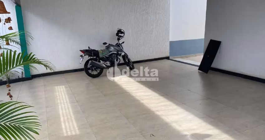 Casa residencial disponível para venda no bairro Loteamento Portal do Vale II em Uberlândia - MG.