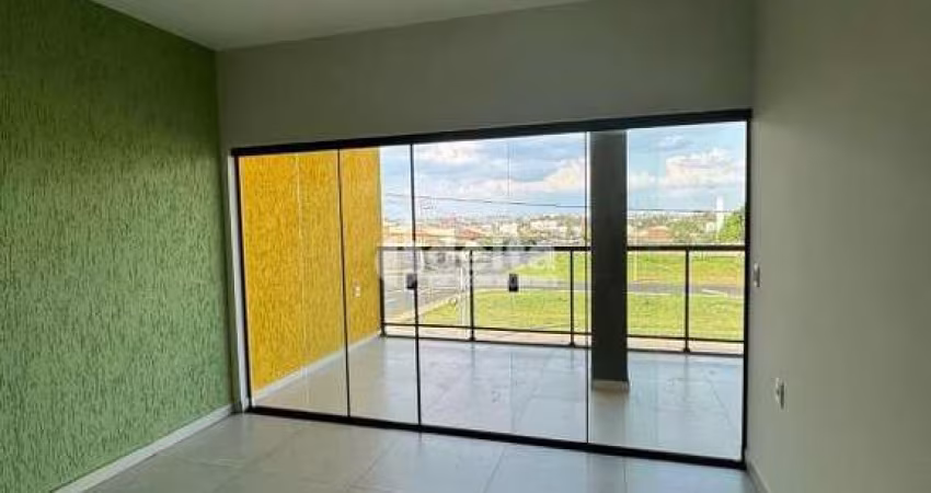 Loja disponível para venda no bairro Jardim Europa em Uberlândia-MG.