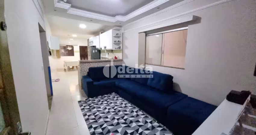 Casa residencial disponível para venda no bairro Jardim Holanda em Uberlândia - MG.