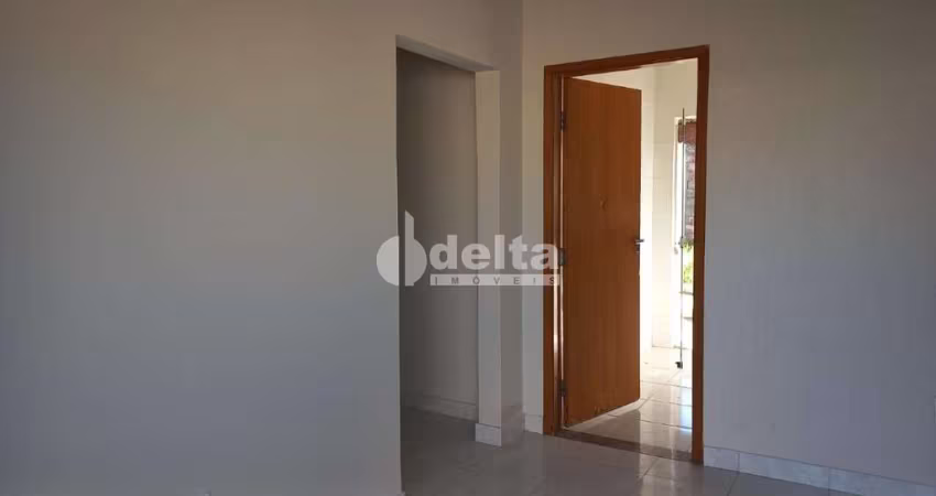 Casa residencial disponível para venda no bairro Jardim Canaã em Uberlândia-MG