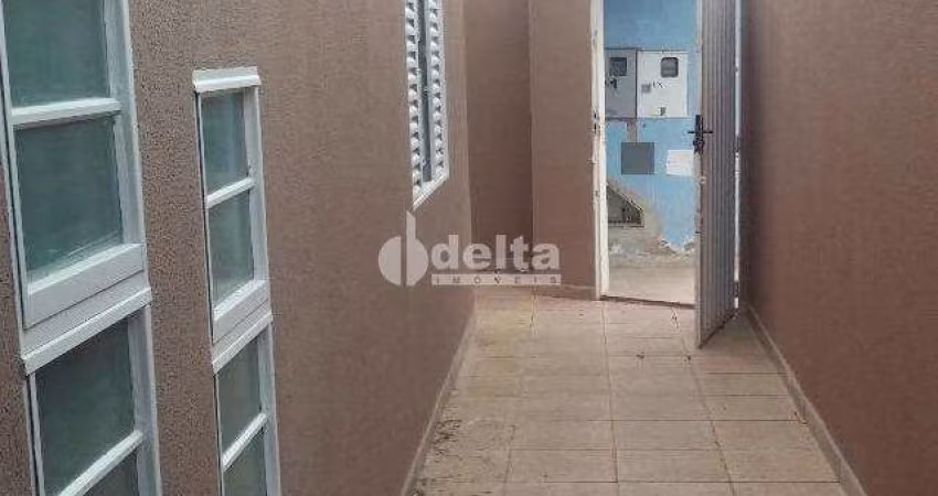 Casa residencial disponível para locação e venda no bairro Granda em Uberlândia-MG