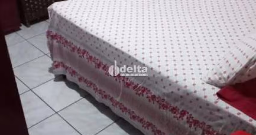 Casa residencial disponível para venda no bairro São Jorge em Uberlândia-MG