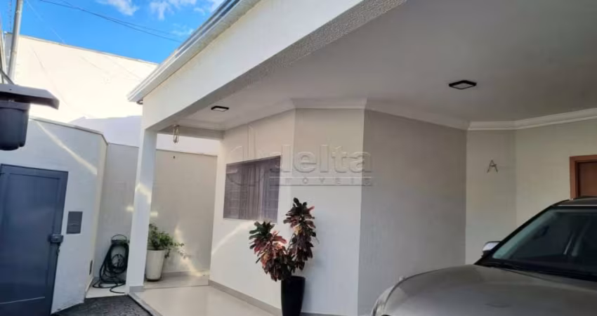 Casa residencial  disponível para venda no bairro Vigilato Pereira em Uberlândia-MG