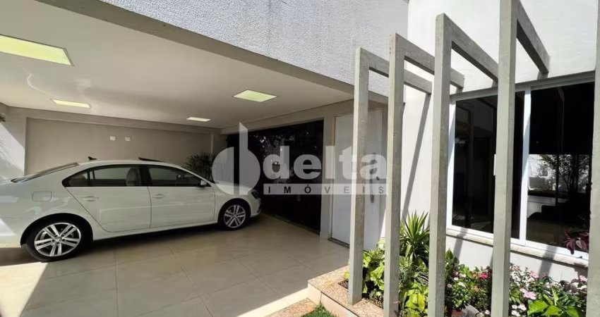 Casa Residencial disponível para venda no bairro Shopping Park em Uberlândia-MG