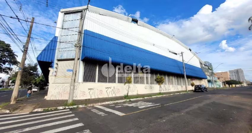 Prédio disponível para venda no bairro Santa Mônica em Uberlândia-MG