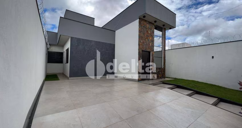 Casa residencial disponível para locação e venda no bairro Portal do Vale em Uberlândia - MG.