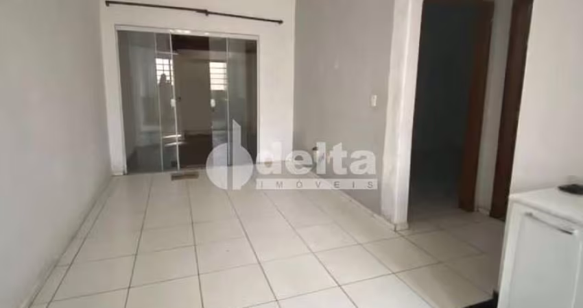 Casa residencial disponível para venda no bairro Jardim Canaã em Uberlândia-MG