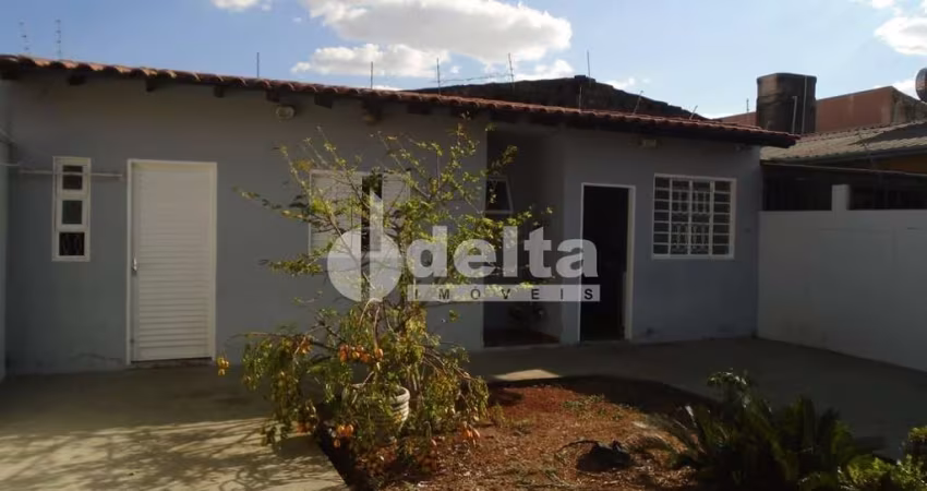 Casa residencial disponível para venda no bairro Marta Helena  em Uberlândia-MG