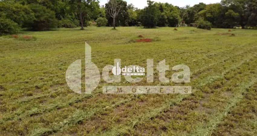 Terreno em condomínio disponível para venda no bairro granja marileusa em uberlândia-mg