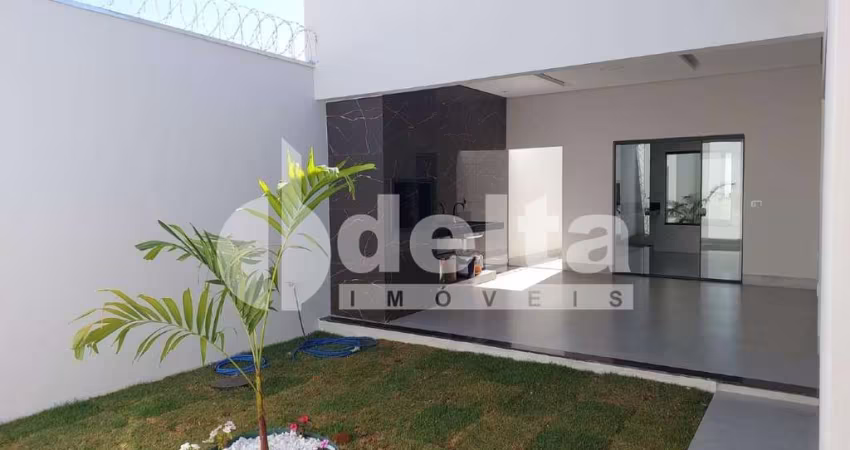 Casa residencial disponível para venda no bairro Laranjeiras em Uberlândia-MG