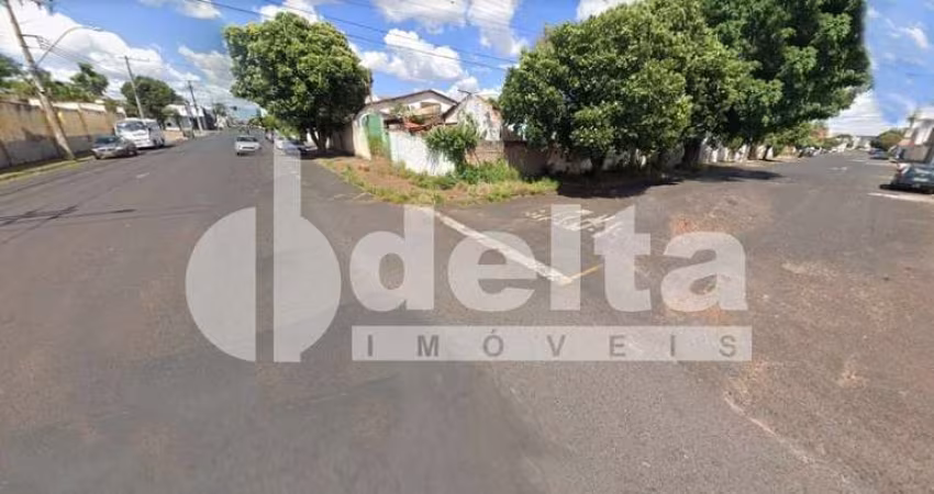 Terreno disponível para venda no bairro Osvaldo Rezende em Uberlândia-MG