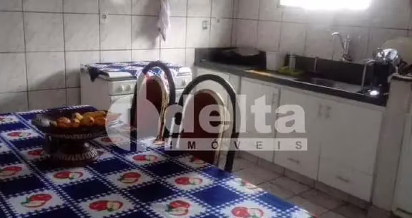 Casa residencial  disponível para venda no bairro Tibery em Uberlândia-MG