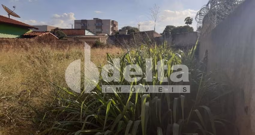 Terreno disponível para venda no bairro Tubalina em Uberlândia-MG