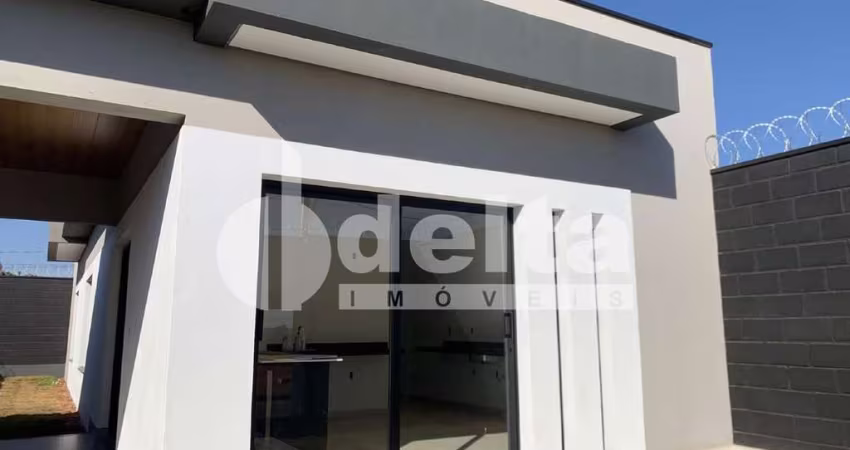 Casa residencial disponível para locação e venda no bairro Portal do Vale em Uberlândia - MG.