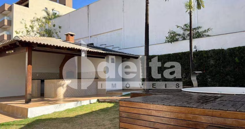 Casa residencial disponível para locação e venda no bairro Tubalina em Uberlândia-MG