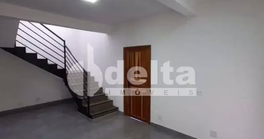 Casa residencial disponível para venda no bairro Custódio Pereira em Uberlândia-MG