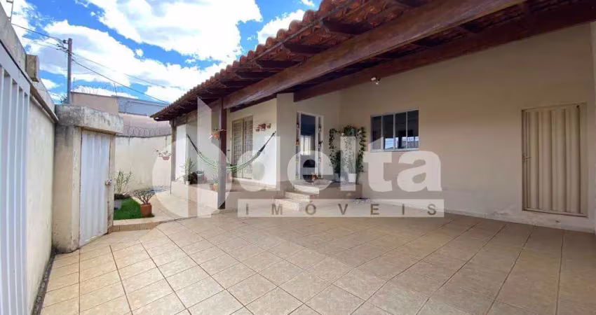 Casa Residencial disponível para venda no bairro Cidade Jardim em Uberlândia-MG