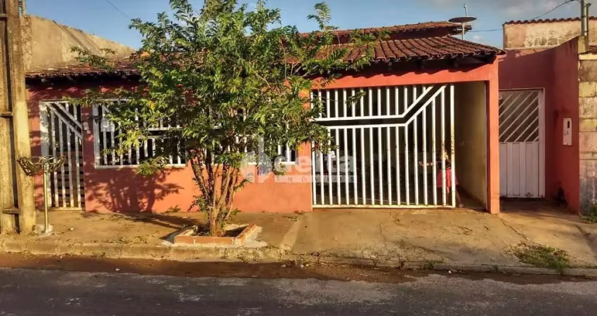 Casa residencial disponível para venda no bairro Planalto em Uberlândia MG
