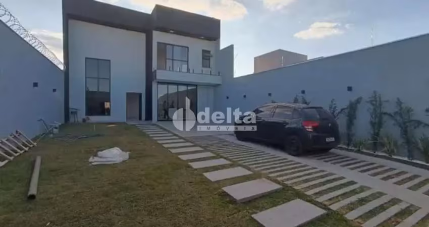 Casa residencial disponível para venda no bairro Portal do Vale em Uberlândia - MG.