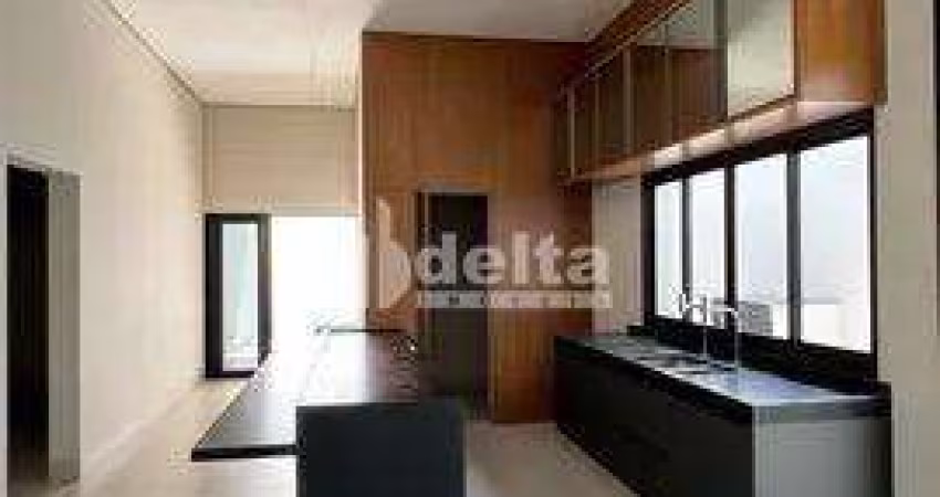 Casa no condomínio Splendido disponível para venda no bairro Laranjeiras em Uberlândia-MG