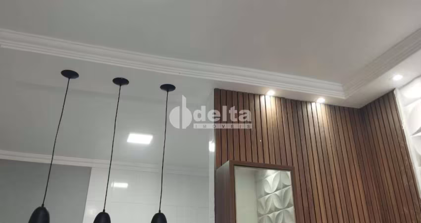 Casa residencial disponível para venda no bairro Jardim Canaã em Uberlândia-MG