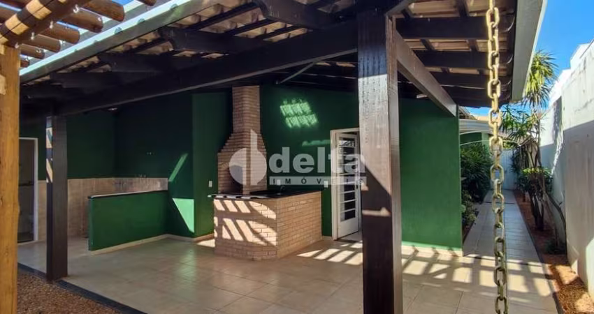 Casa no condomínio Royal Park disponível para venda em Uberlândia-MG