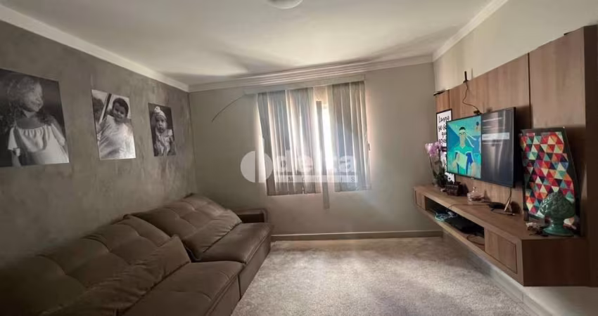 Casa disponível para venda no bairro Santa Rosa em Uberlândia-MG