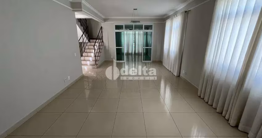 Casa no condomínio Jardins Barcelona disponível para venda em Uberlândia-MG