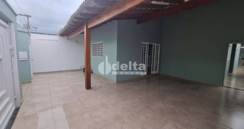 Casa residencial disponível para venda no bairro Vigilato Pereira em Uberlândia-MG