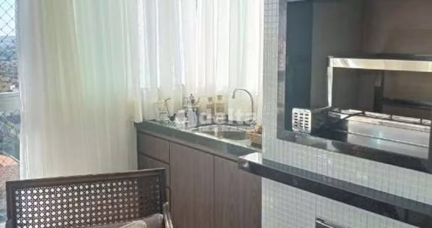 Apartamento disponível para venda no bairro Martins em Uberlândia-MG