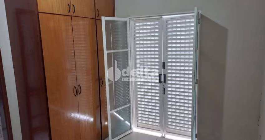 Apartamento disponível para venda no bairro Santa Mônica em Uberlândia-MG