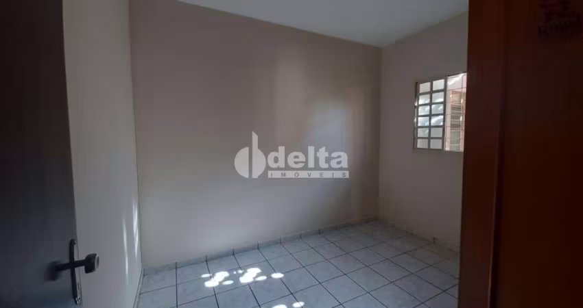 Casa residencial disponível para venda no bairro Jardim Finotti em Uberlândia-MG