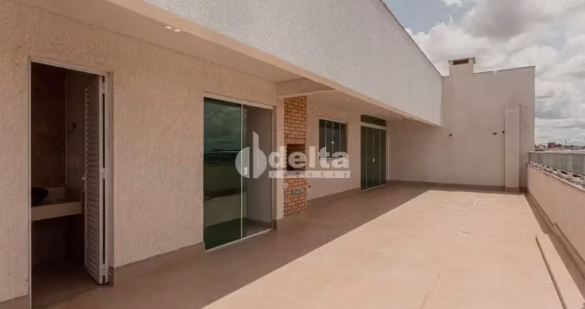 Cobertura disponível para venda no bairro Lagoinha em Uberlândia-MG