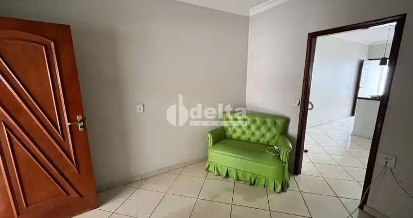 Casa residencial/comercial disponível para venda no bairro Martins em Uberlândia-MG