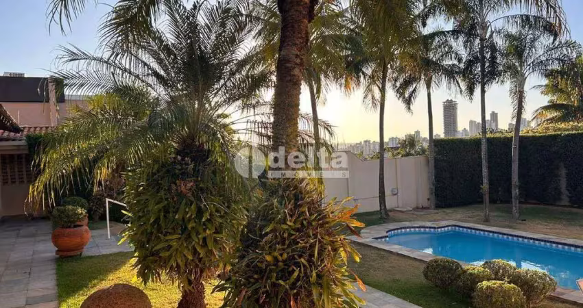 Casa residencial disponível para venda no bairro Morada da Colina em Uberlândia-MG.