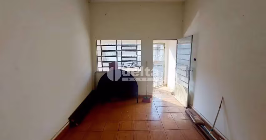 Casa residencial disponível para venda no bairro Tabajaras em Uberlândia-MG