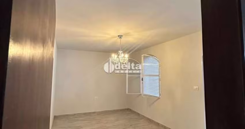 Casa residencial disponível para venda no bairro Centro em Uberlândia-MG
