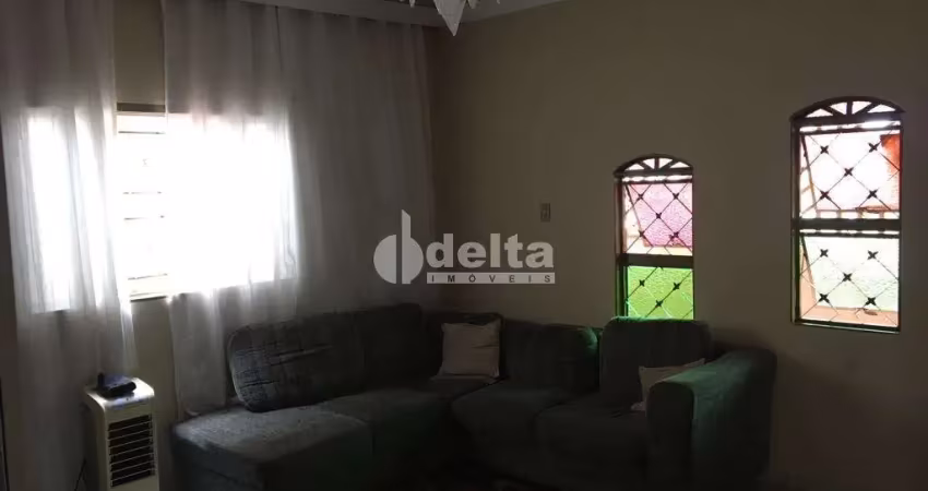 Casa residencial disponível para venda no bairro mansour em uberlândia-mg.