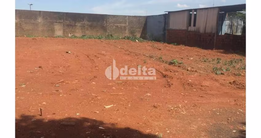 Terreno disponível para venda no bairro Nossa Senhora das Graças em Uberlândia-MG