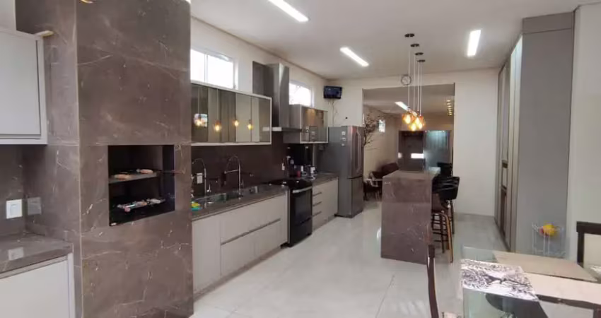 Casa residencial  disponível para venda no bairro Santa Mônica em Uberlândia-MG