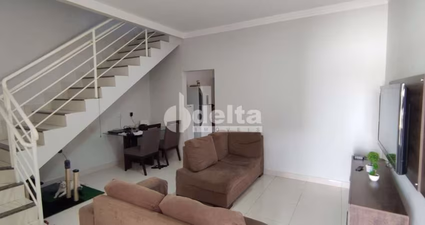 Casa residencial disponível para venda no bairro Granada em Uberlândia-MG